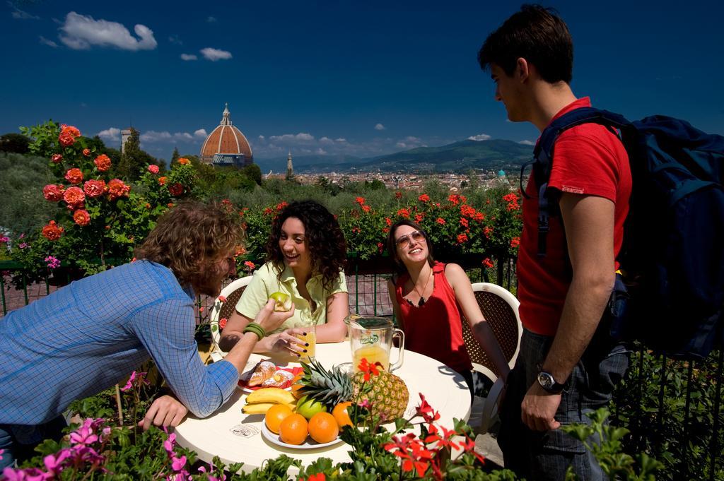 Hôtel Camping Michelangelo à Florence Extérieur photo