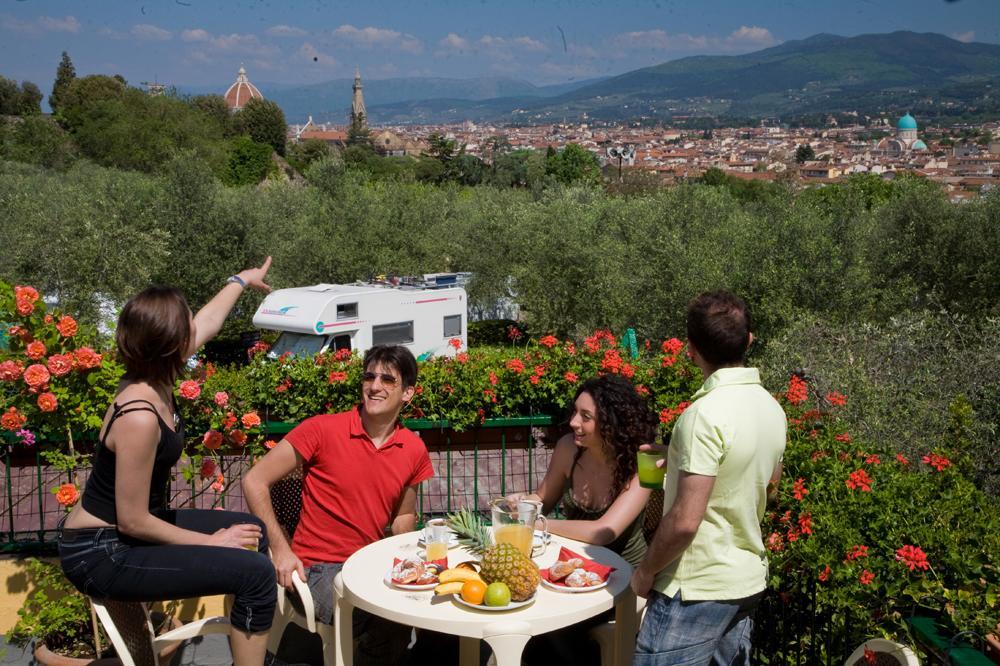 Hôtel Camping Michelangelo à Florence Extérieur photo